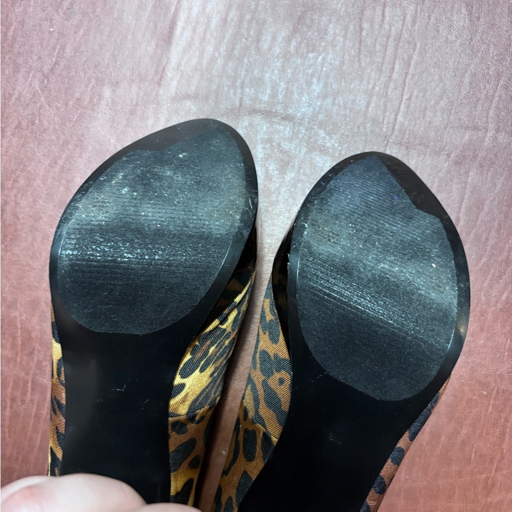 Guess Leopard Pattern Heels - Picture 8 of 9